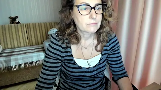 lauraoven online show from November 22, 9:30 am