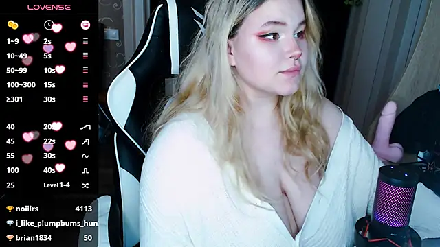 Snapshot of Mini_Mo chatting on February 20, 2:02 pm Mini Mo online show from February 20, 2:02 pm