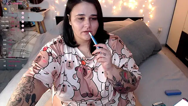 naughtykiss online show from September 19, 11:00 am