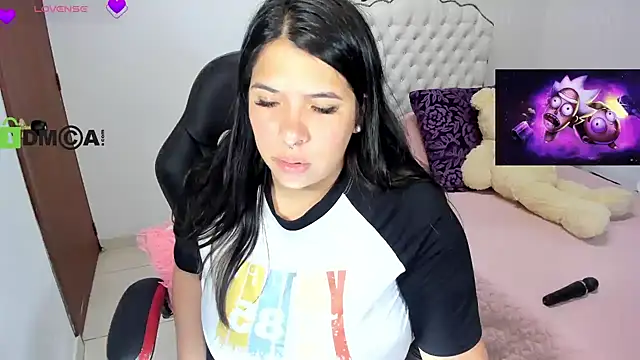 Karlathompson online show from January 30, 10:19 pm