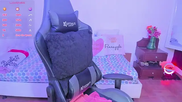 esmeralda milf online show from October 5, 1:42 pm