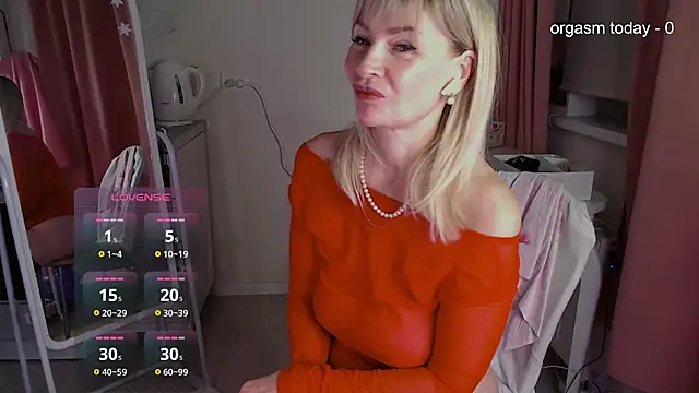 JuliaVilnet online show from January 22, 5:16 am