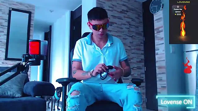 Snapshot of Lobito_xxxl chatting on November 21, 7:34 pm Lobito xxxl online show from November 21, 7:34 pm