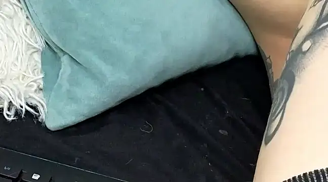 ninaa fox online show from February 8, 6:22 pm