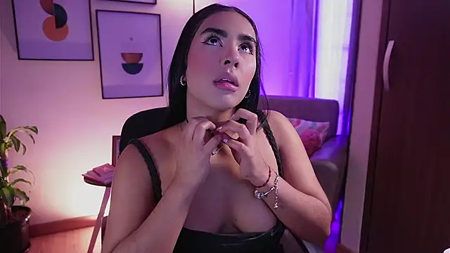 Snapshot of Isabella_dior chatting on February 9, 3:12 pm Isabella dior online show from February 9, 3:12 pm