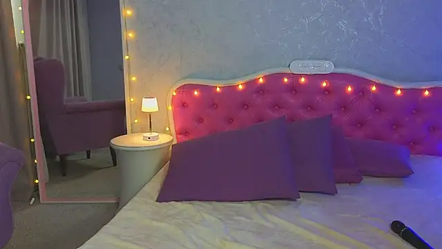 Ariana Petite online show from February 20, 5:23 am