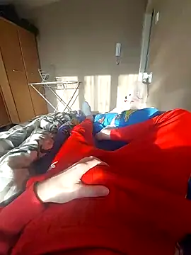 MlodyDres online show from February 4, 1:48 pm