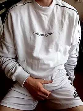 MlodyDres online show from February 10, 7:15 am