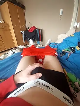 MlodyDres online show from February 21, 11:33 am