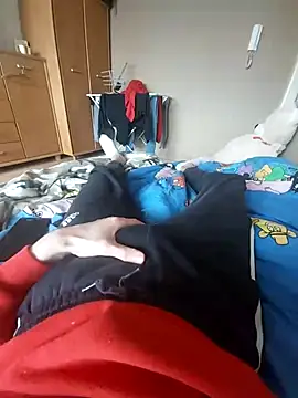 MlodyDres online show from February 27, 12:45 pm