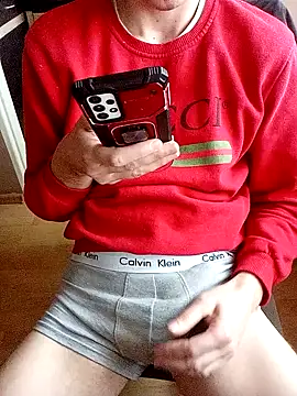 MlodyDres online show from February 28, 8:31 am