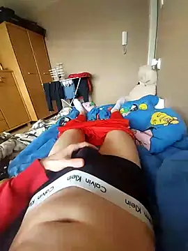 MlodyDres online show from March 3, 12:37 pm