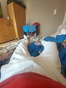 MlodyDres online show from March 20, 12:00 pm