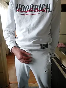 MlodyDres online show from October 26, 7:25 am