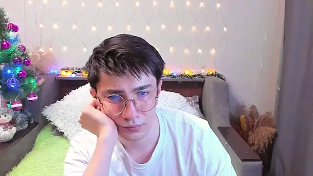 Snapshot of Yumi_steve chatting on December 14, 12:22 am Yumi steve online show from December 14, 12:22 am