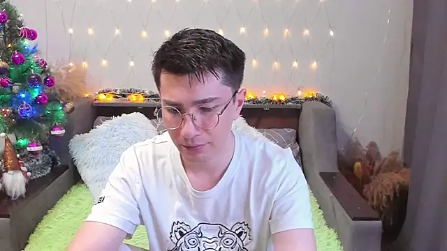 Snapshot of Yumi_steve chatting on January 5, 12:09 am Yumi steve online show from January 5, 12:09 am