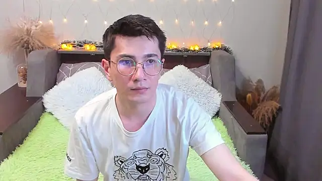 Snapshot of Yumi_steve chatting on January 10, 11:39 pm Yumi steve online show from January 10, 11:39 pm