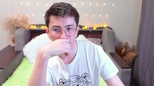 Snapshot of Yumi_steve chatting on January 18, 11:44 pm Yumi steve online show from January 18, 11:44 pm