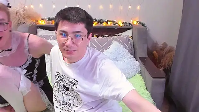 Snapshot of Yumi_steve chatting on March 22, 1:00 am Yumi steve online show from March 22, 1:00 am