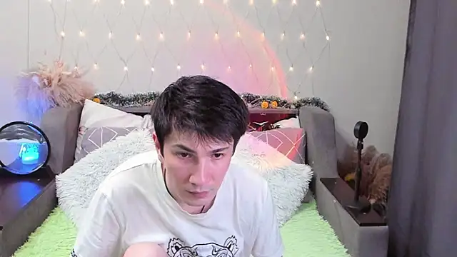 Snapshot of Yumi_steve chatting on November 4, 5:23 pm Yumi steve online show from November 4, 5:23 pm