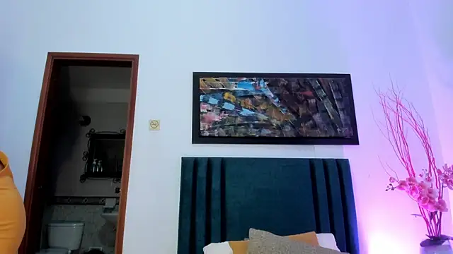 Snapshot of JupiteFox chatting on January 13, 11:41 am JupiteFox online show from January 13, 11:41 am