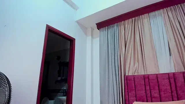 Snapshot of JupiteFox chatting on February 8, 12:38 am JupiteFox online show from February 8, 12:38 am