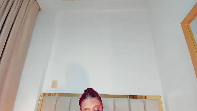 Snapshot of JupiteFox chatting on September 13, 1:05 am JupiteFox online show from September 13, 1:05 am