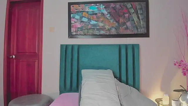 Snapshot of JupiteFox chatting on September 13, 11:59 pm JupiteFox online show from September 13, 11:59 pm