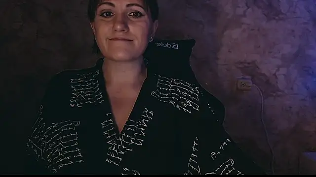 Snapshot of _letty_ chatting on March 12, 1:36 am letty online show from March 12, 1:36 am