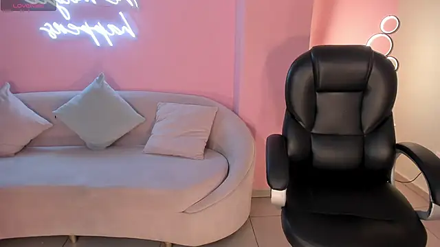 MiaRoberts1 online show from November 4, 6:40 pm