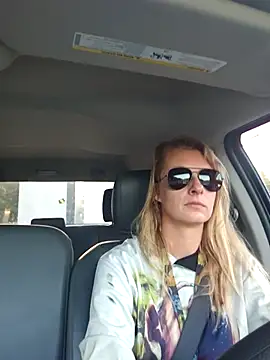 Snapshot of AsiaGoesPro chatting on October 26, 12:00 pm AsiaGoesPro online show from October 26, 12:00 pm