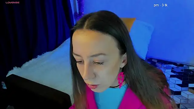 CurlySteph online show from January 4, 5:37 pm