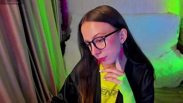 CurlySteph online show from November 27, 5:26 pm