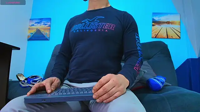 juanses n toro online show from September 24, 12:41 pm