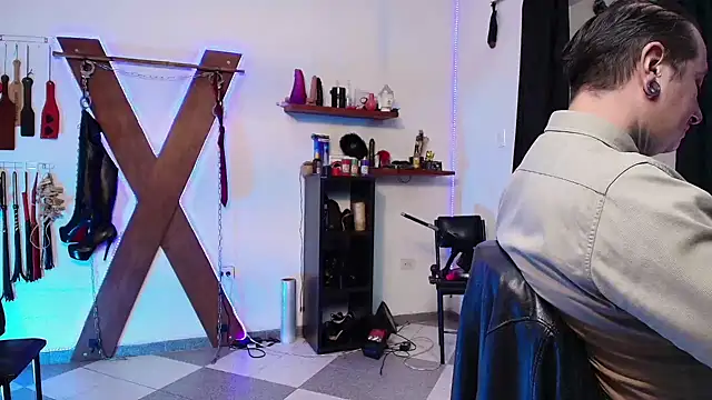 boy n girl online show from February 6, 7:40 pm