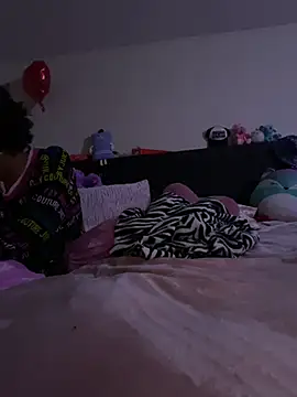 Snapshot of Cum2Charm chatting on March 13, 11:30 am Cum2Charm online show from March 13, 11:30 am