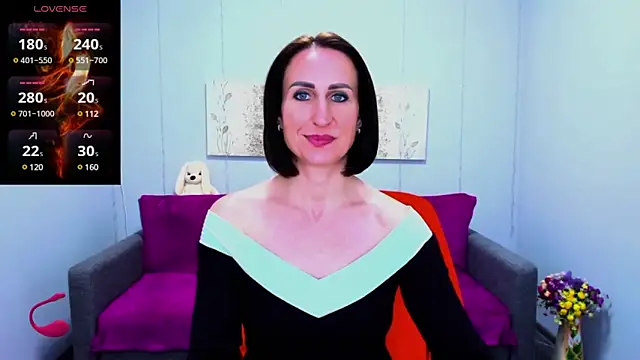 Nia Smithh online show from December 13, 4:05 pm