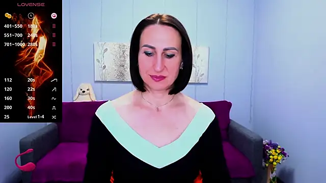 Nia Smithh online show from January 14, 2:00 pm