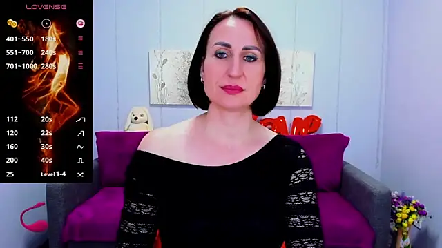 Nia Smithh online show from February 21, 1:00 pm