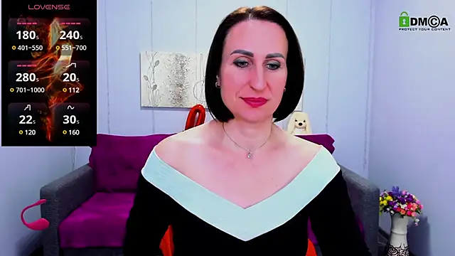 Nia Smithh online show from March 6, 6:48 pm