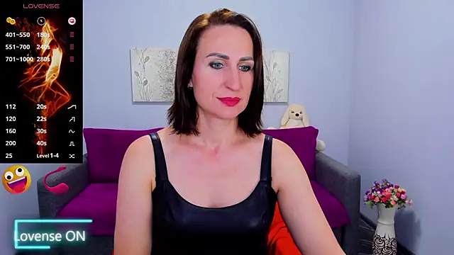 Nia Smithh online show from October 23, 12:15 pm