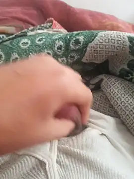 Snapshot of Ummfuss1 chatting on December 14, 2:31 pm Ummfuss1 online show from December 14, 2:31 pm