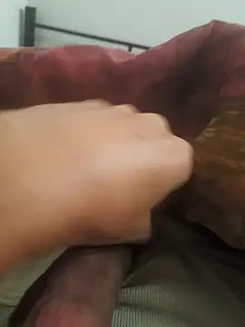 Snapshot of Ummfuss1 chatting on December 19, 2:46 pm Ummfuss1 online show from December 19, 2:46 pm