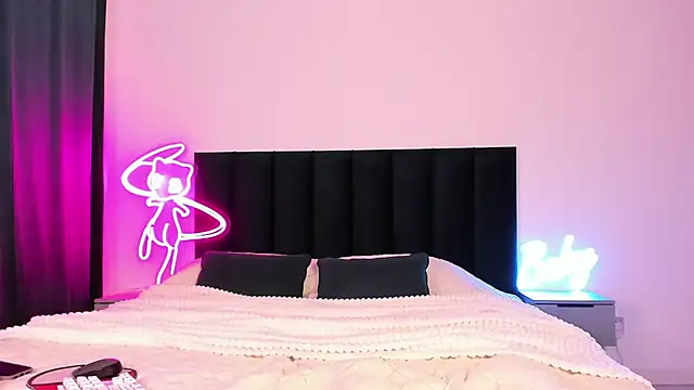 wow lovie online show from March 12, 8:19 am