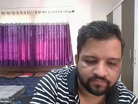 Snapshot of dhruv_love chatting on November 15, 4:10 am dhruv love online show from November 15, 4:10 am