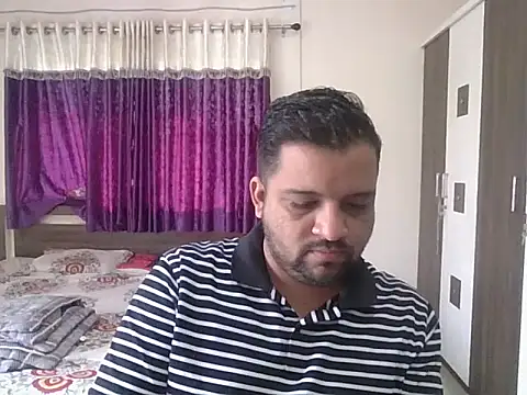 Snapshot of dhruv_love chatting on November 25, 3:50 am dhruv love online show from November 25, 3:50 am