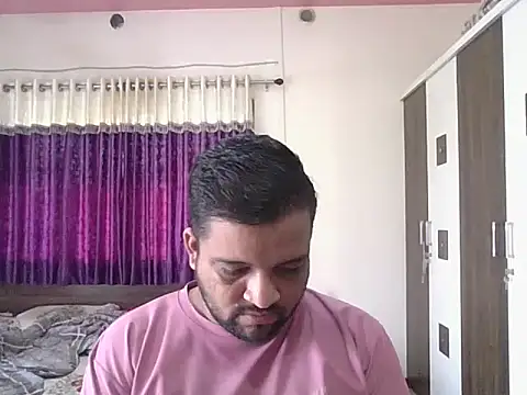 Snapshot of dhruv_love chatting on December 2, 4:18 am dhruv love online show from December 2, 4:18 am