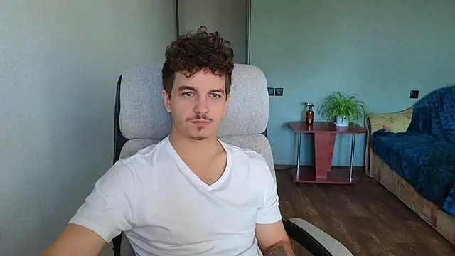 Remy Miles online show from October 13, 7:19 am