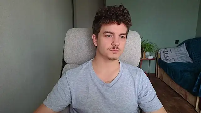 Remy Miles online show from October 21, 7:09 am