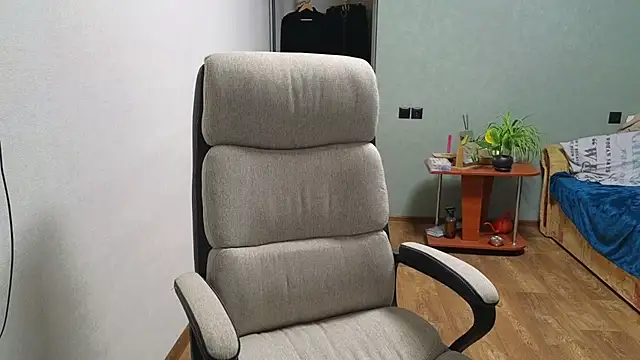 Remy Miles online show from November 13, 3:33 pm